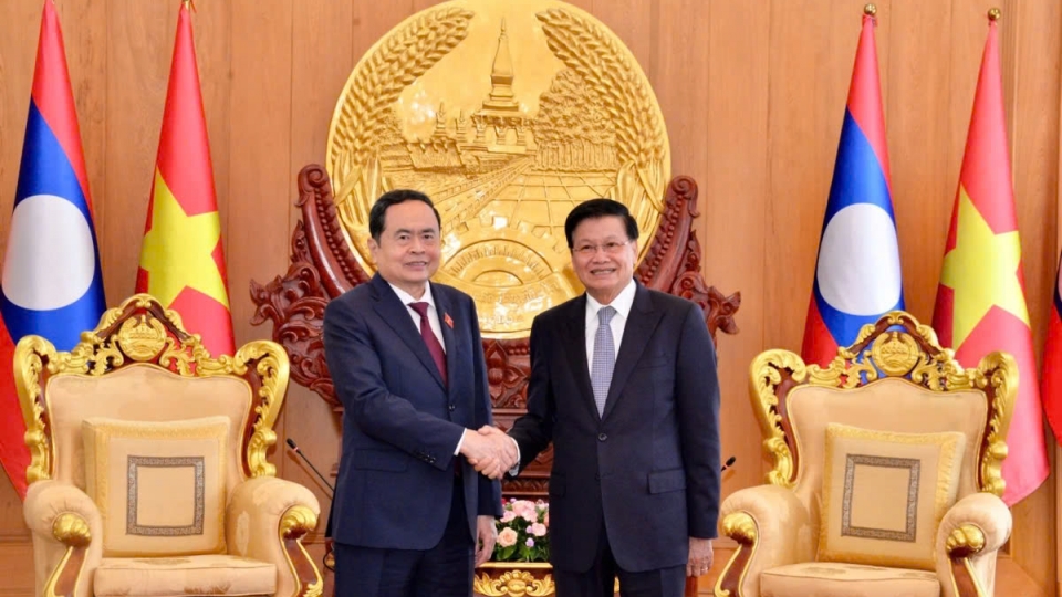 Vietnam and Laos vow to further cement ties